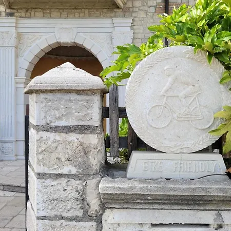 Hotel Domus Romulea