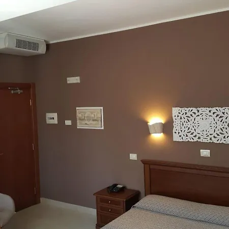 Domus Romulea Hotel