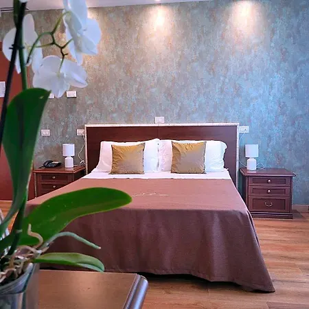 Domus Romulea فندق 3*