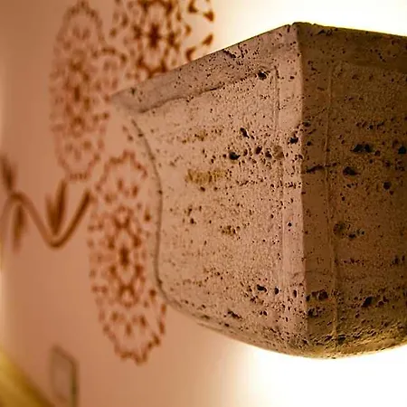 Domus Romulea فندق