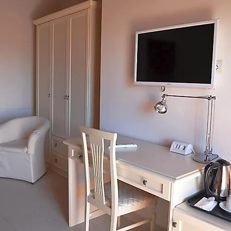 فندق Domus Romulea 3*