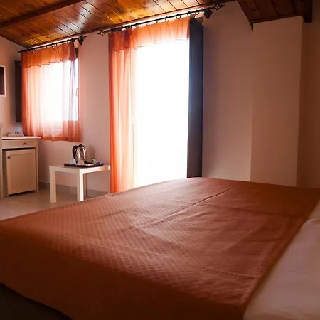 Domus Romulea Hotel